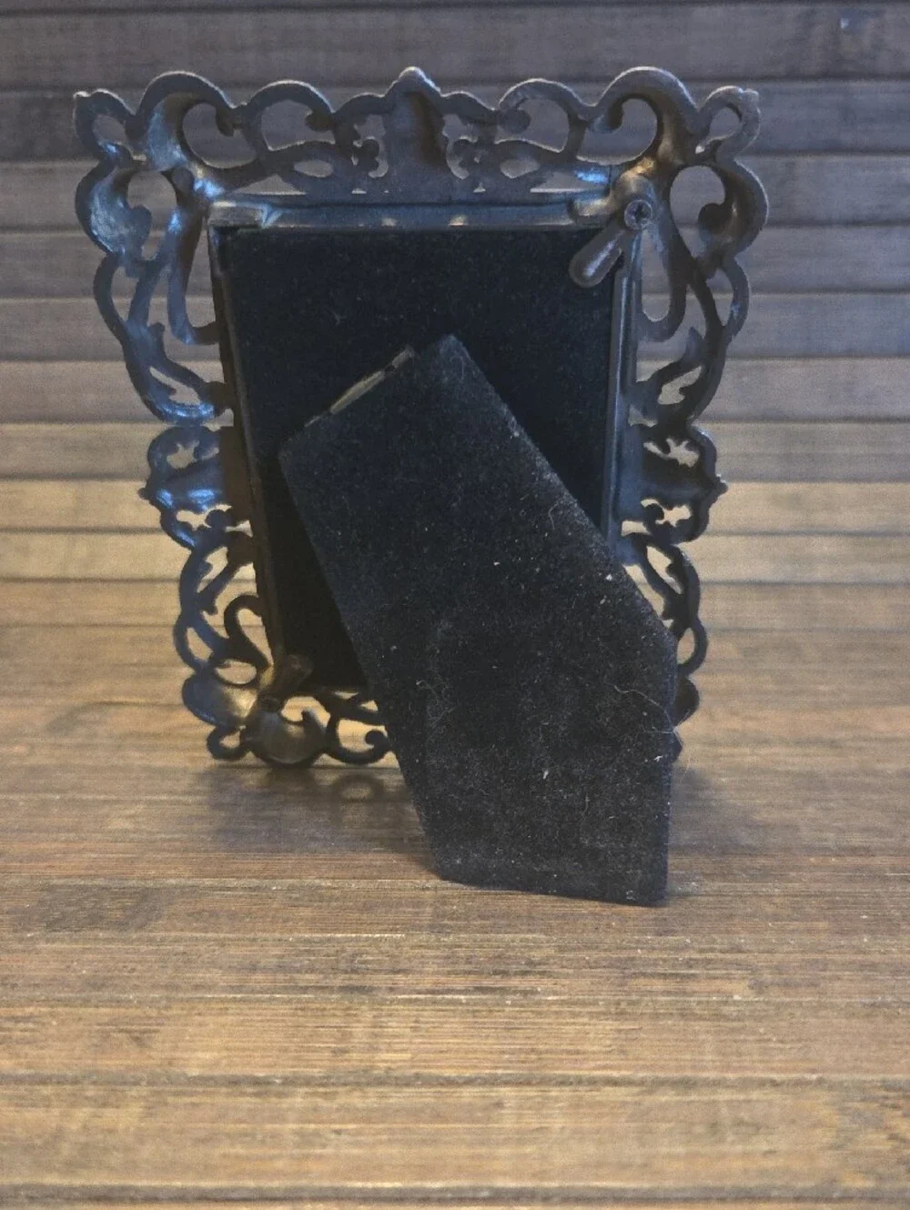 Vintage Metal Ornate Picture Frame — Silver Finish